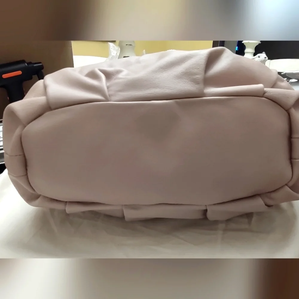 HOBO Soft Pink Hobo Bag - Picture 4 of 9